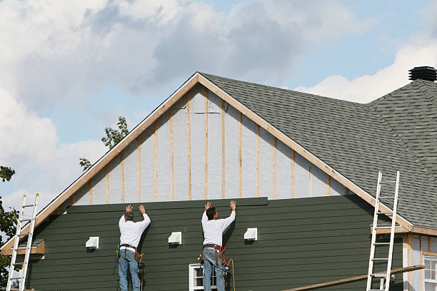 Professional Wood Siding technician working in Chesapeake Beach, MD